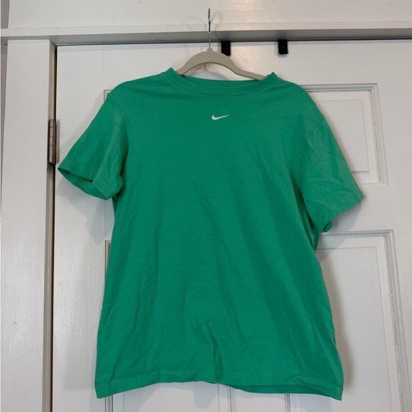 Nike Tops - Nike Kelly Green Loose Fit Tee